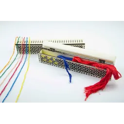 Органайзер для игл на деревянной основе. Цвет слоновая кость, 60 отверстий OG-006