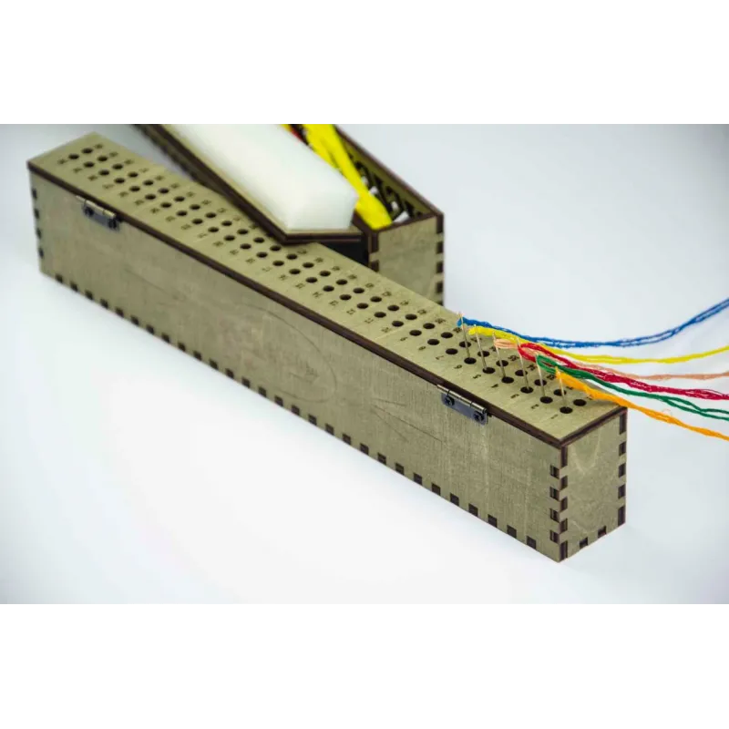 Органайзер для игл на деревянной основе. Карпатская ель, 60 отверстий OG-005