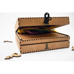 Organisateur pour aiguilles sur une base en bois. Noyer, 210 trous OG-064