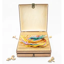 Organisateur pour aiguilles sur une base en bois. Noyer, 210 trous OG-064