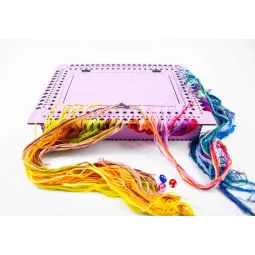 Organisateur pour aiguilles sur une base en bois. Lavande, 66 trous OG-079