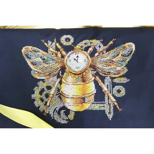 Water-soluble canvas cross stitch kit "Bumblebee" SV-808
