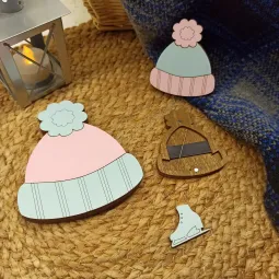 Medinė adatų dėžutė "Mėlyna kepurė" KF056/84