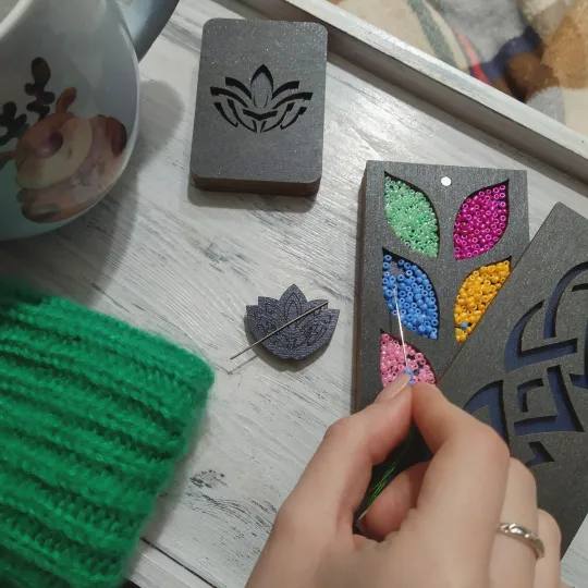 Boîte en bois pour perles "Motif bleu" (1 niveau) KF027/11-1