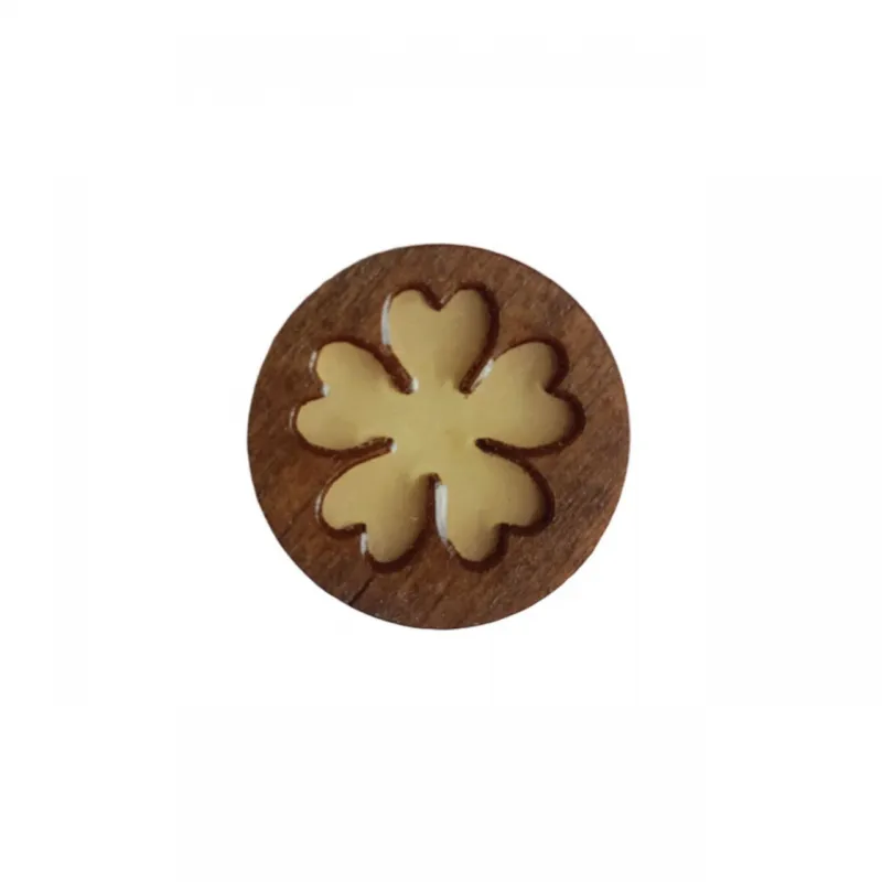 Porte-aiguille aimanté avec résine époxy "Fleur" KF059/105