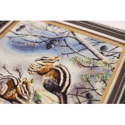 (Nicht mehr lieferbar) Kreuzstich-Set "Streifenhörnchen" 42 × 34.8 cm S/Z057