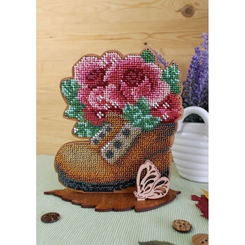 Broderie perlée sur socle en bois "Beauté du jardin" SO-097