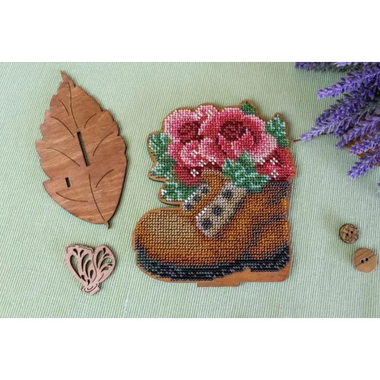 Broderie perlée sur socle en bois "Beauté du jardin" SO-097