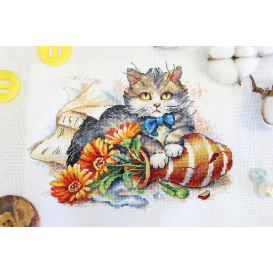 Cross stitch kit "Fluffy fidget" SNV-843