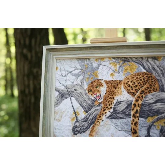 (C) Suskaičiuotas dygsnio kryželiu rinkinys „Leopardas ant medžio“ S/DZH047