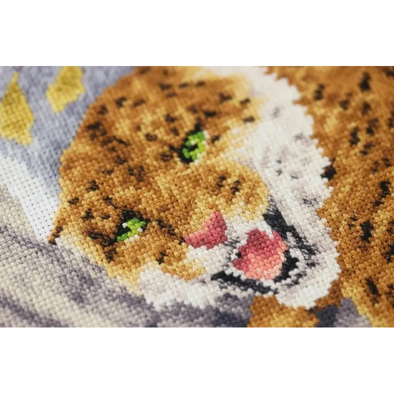 (C) Suskaičiuotas dygsnio kryželiu rinkinys „Leopardas ant medžio“ S/DZH047