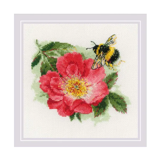 Cross stitch kit "Furry Bumblebee"15x15 SR2210