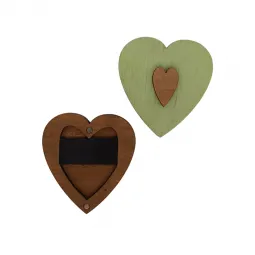 Wooden needle case. Green heart KF056/100G
