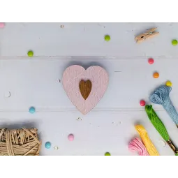 Wooden needle case. Pink heart KF056/100P