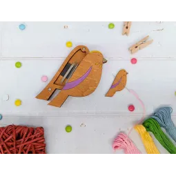 Wooden needle case. Bird purple KF056/110-3