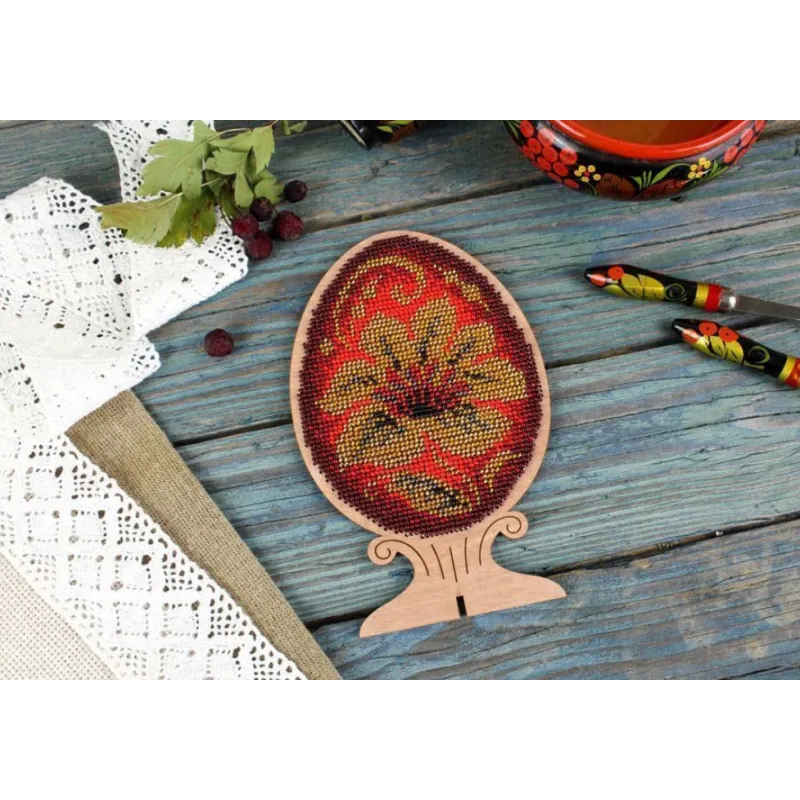 Point de croix sur base en bois « Œuf perlé. Peinture Khokhloma SO-110»