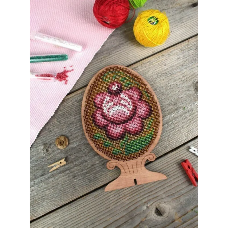 Cross-stich on wooden base "Beaded egg. Gorodets painting" SO-111 (ES)