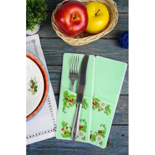 Cross-stitch kit for serving cutlery. Berry mood. 4 things ST-1028