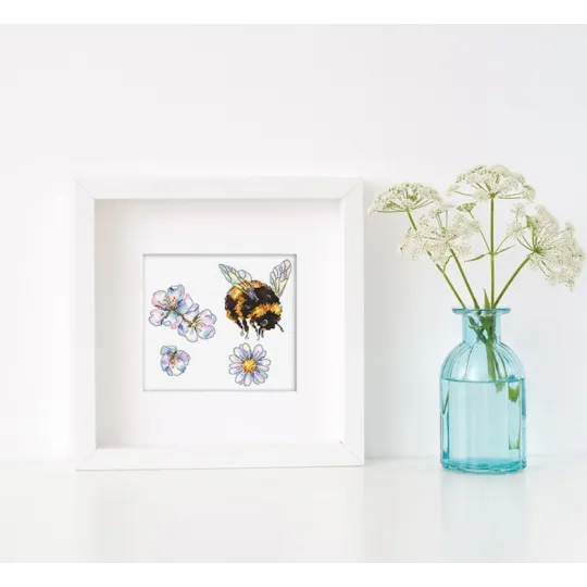 Cross-stitch "Furry Bumblebee" 16x14cm SLETIL8820