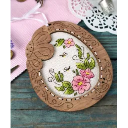 Point de croix sur base en bois "Miniature. Fleurs tendres" SO-095