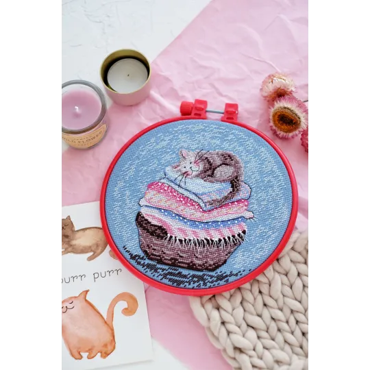 Kreuzstich-Sets mit Stickrahmen Kitty 15x15 cm AAHM-008