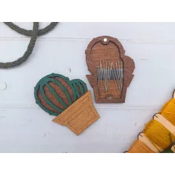 Деревянный игольный футляр. Кактус KF056/114