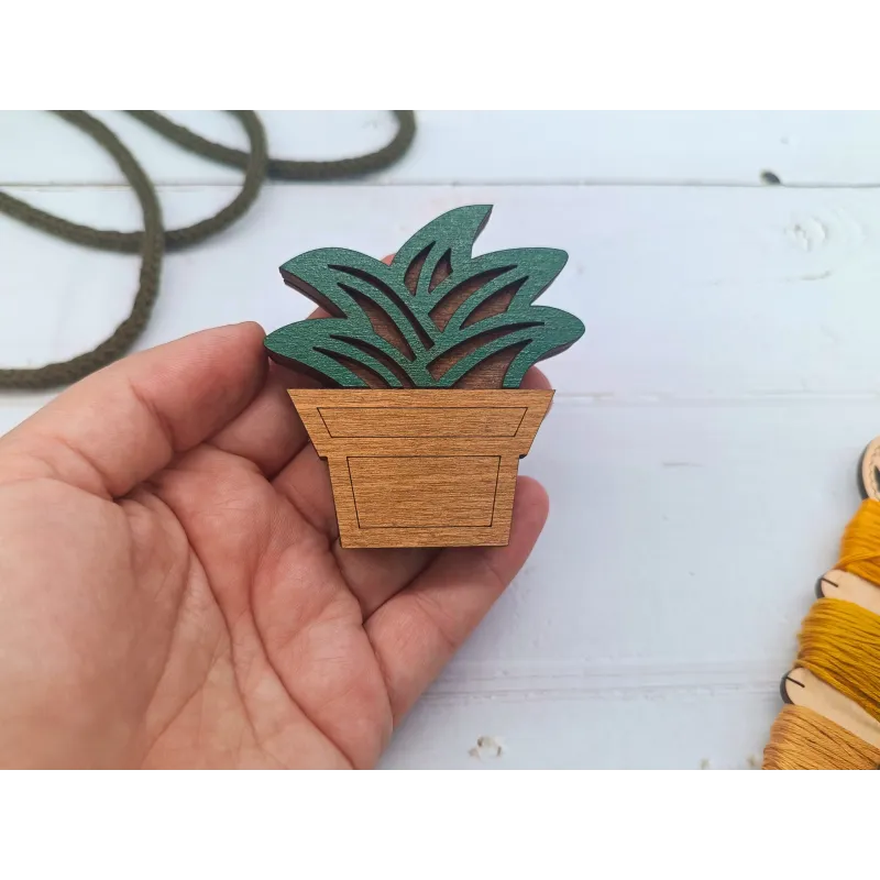 Wooden needle case. Succulent KF056/115