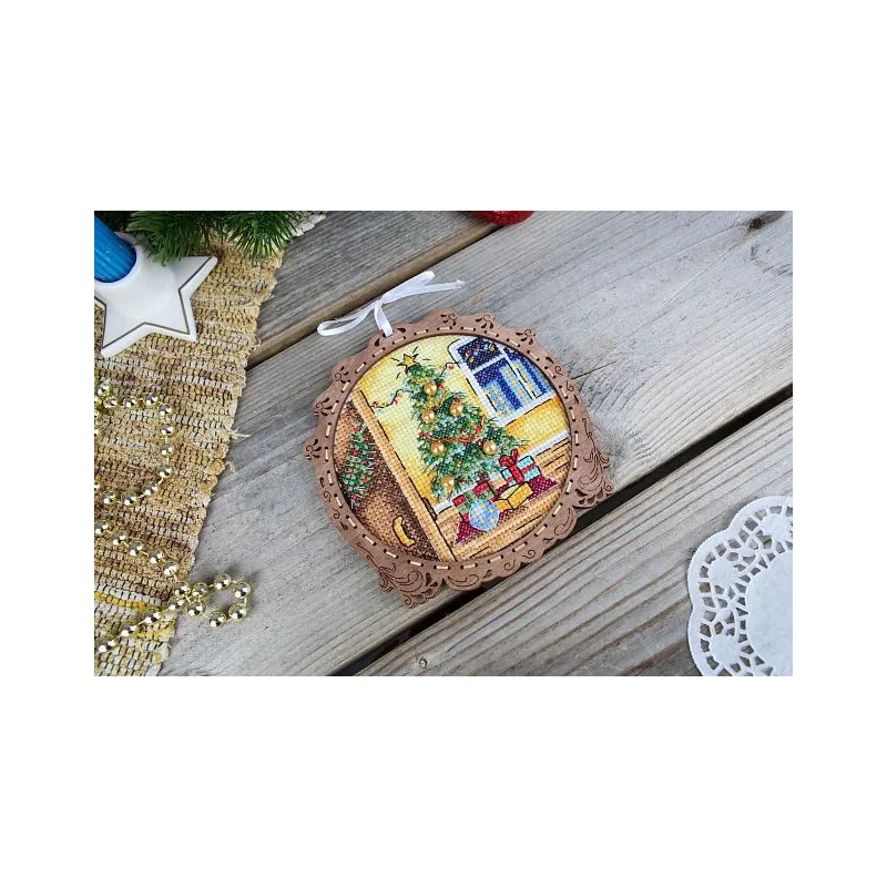 Cross-stitch kit on wooden base "Miniature. Holiday" SO-118