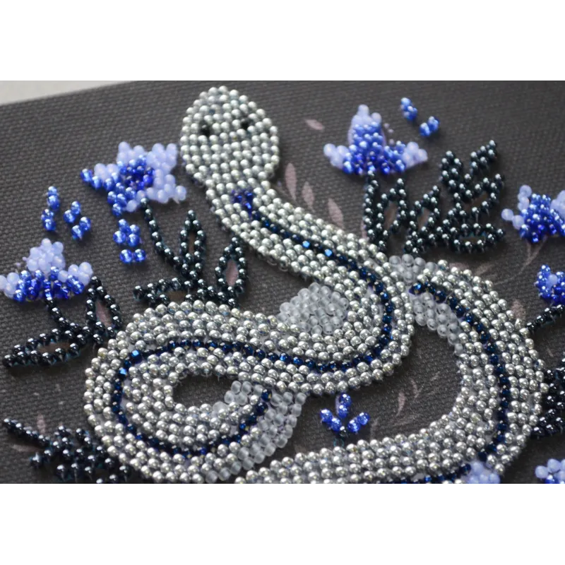 Mini Bead embroidery kit - Silver serpentine AAM-255