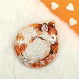 Набор для вышивания крестиком PANNA "Брошь. Спящий кот" 4,5x4,5 см PJK-2322