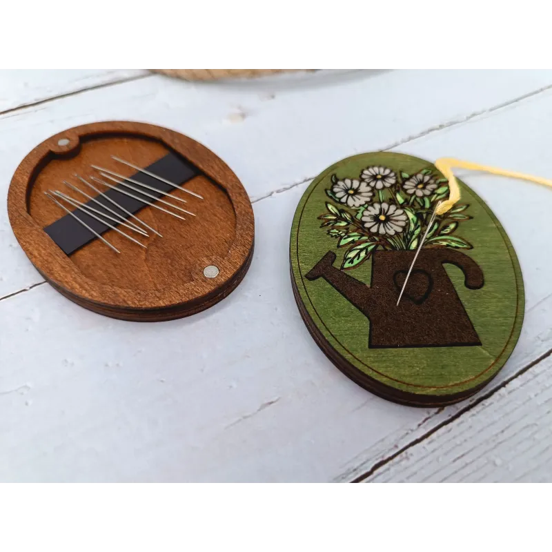 Case à aiguille en bois. Fleurs KF056 / 121G