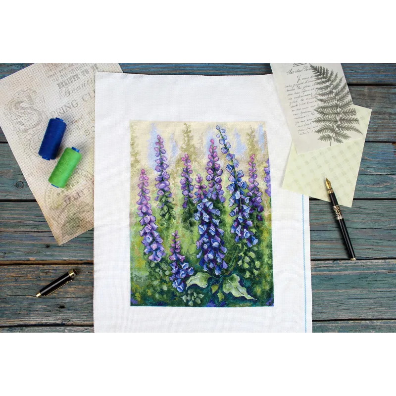 Cross stitch kit "Unusual foxglove" 27x20 cm SNV-909