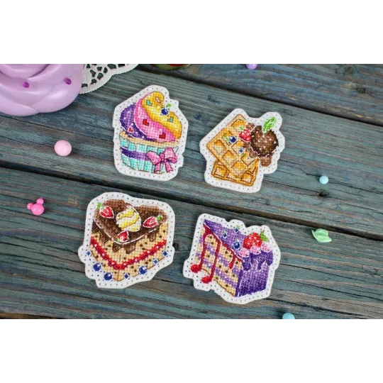 Набор для вышивания крестиком "Десерт. Иконки. Магниты" ST-1074