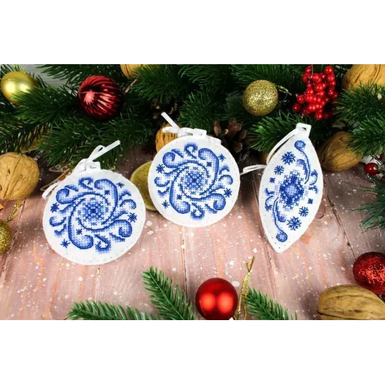 Kit de point de croix "Jouets du nouvel an n° 2. Lot de 3" ST-1073