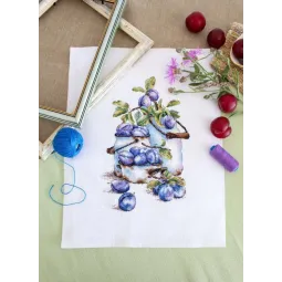 Kryželiu siuvinėjimo rinkinys "Garden plums" SNV-877