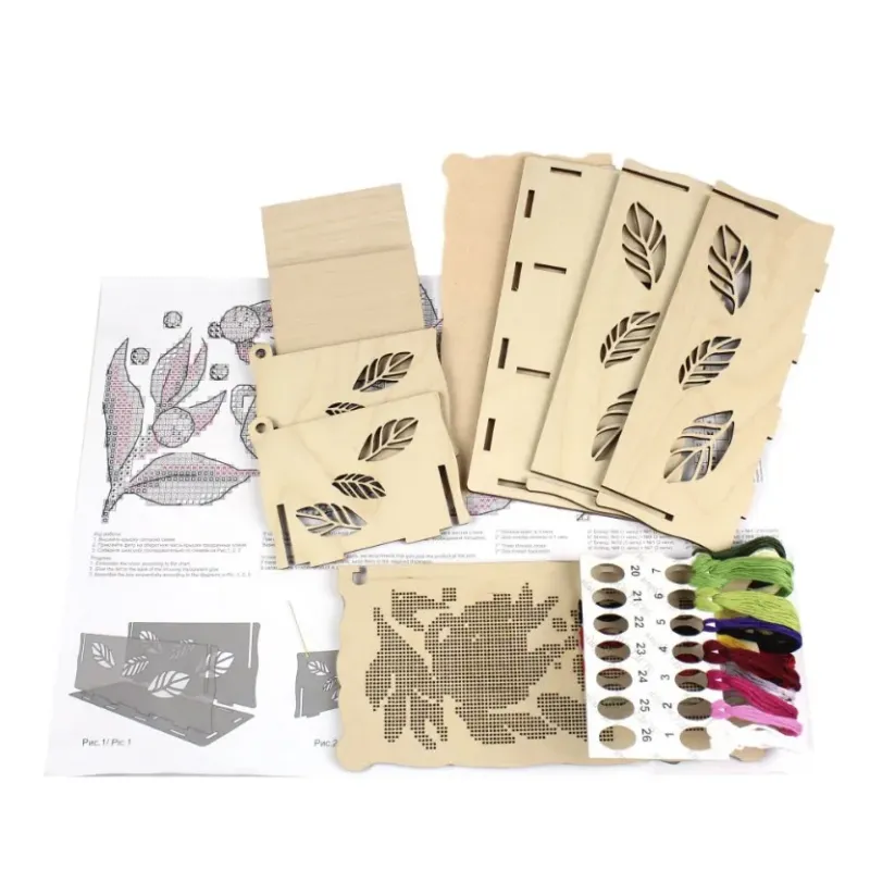 Boîte à thé en bois avec décoration de broderie "Berry tea party" SO-084