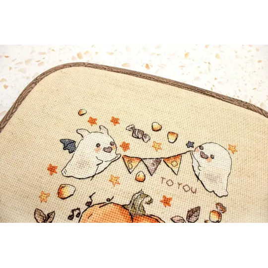 Kit de point de croix compté "Boo To You" 15x14cm SLETIL8814