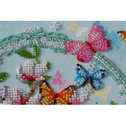 Vidutinio dydžio karoliukų siuvinėjimo rinkinys Raktai į pavasarį (Gėlės) 20x20 cm AAMB-020