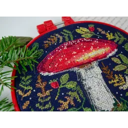 Cross-stitch kits with Hoop Included Forest handsome 17x17 cm AAHM-071