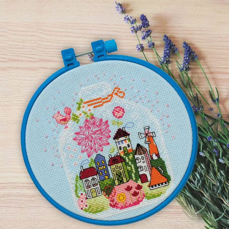Kreuzstich-Sets mit Bügel inklusive Geschenk mit Ferienhäusern 15x15 cm AAHM-005