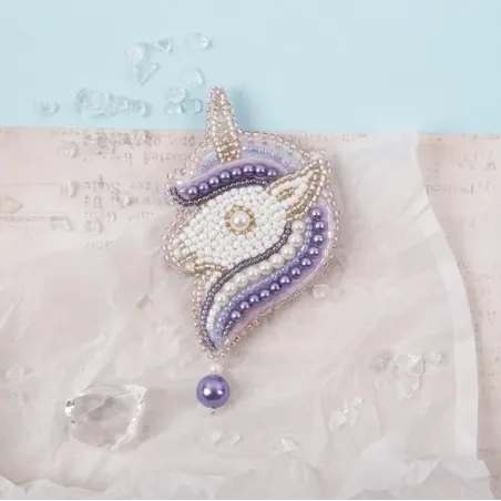 Kryželio siuvinėjimo rinkinys KLART „Segtukas. Violetinis vienaragis“ KL10-016