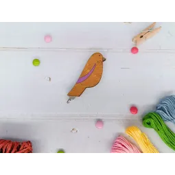 Siūlų vėrimo adata. Paukštis violetinis KF070/1-3