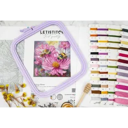 Cross stitch kit "Honey Blooms" 23x23 cm SLETIL9933