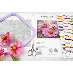 Cross stitch kit "Honey Blooms" 23x23 cm SLETIL9933