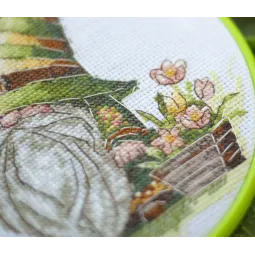 Cross-stitch kit with Hoop Included Florist 15x15 cm AAHM-088