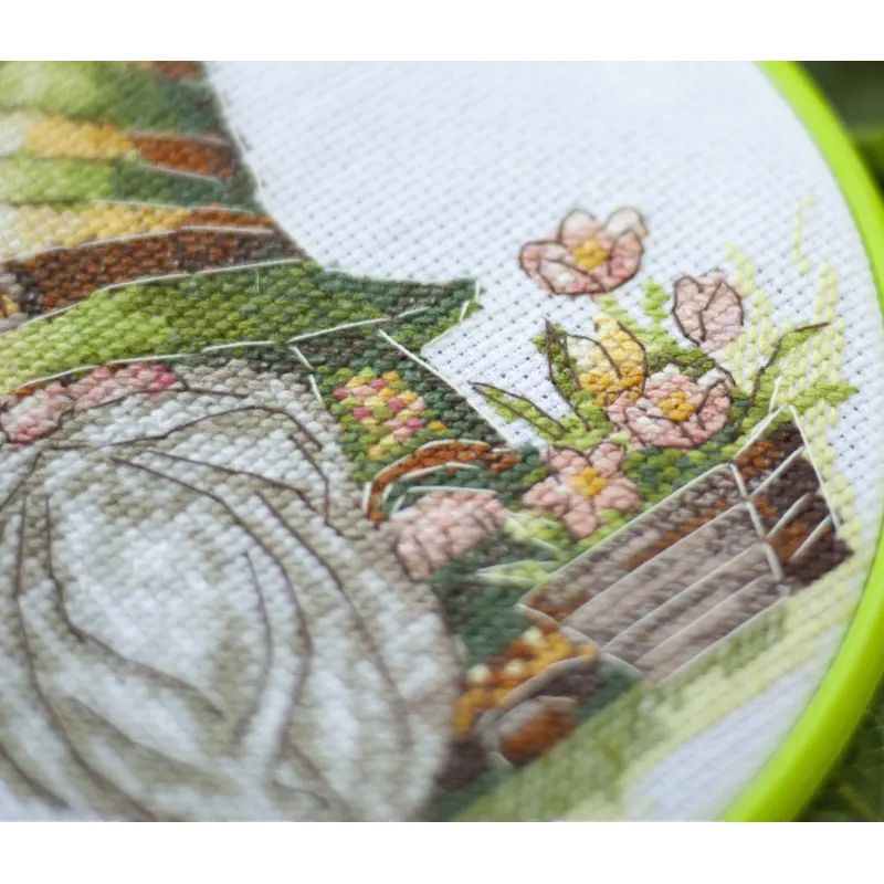 Cross-stitch kit with Hoop Included Florist 15x15 cm AAHM-088