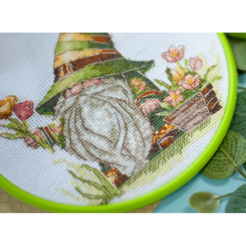 Cross-stitch kit with Hoop Included Florist 15x15 cm AAHM-088