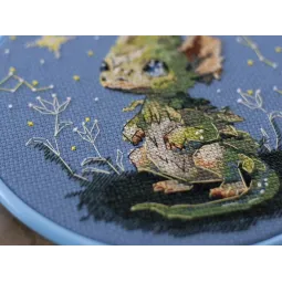 Cross-stitch kit with Hoop Included The Star Lighter 15x15 cm AAHM-087
