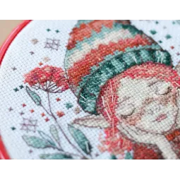 Cross-stitch kit with Hoop Included Lost in dreams 15x15 cm AAHM-085