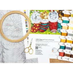 Набор для вышивания крестиком "Собаки и кошки в чулках" 37x24cm SLETIL9940